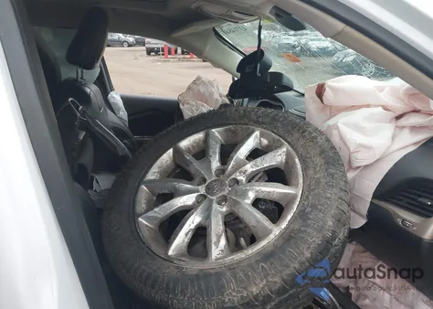 2015 Jeep Cherokee Limited z USA, uszkodzony, nr VIN 1C4PJMDS8FW687202